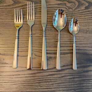 Oneida Heirloom Stainless Easton Flatware Set 1